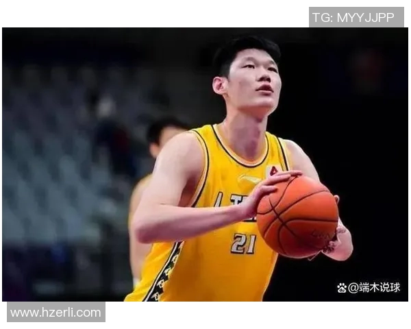 胡金秋：从青涩少年到篮球场上的璀璨明星，见证奋斗与荣耀的成长之路