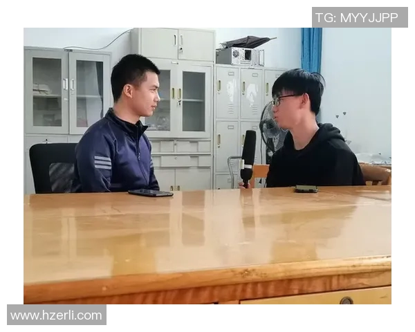 贾诚：在现代社会中如何平衡个人理想与现实生活的挑战与思考